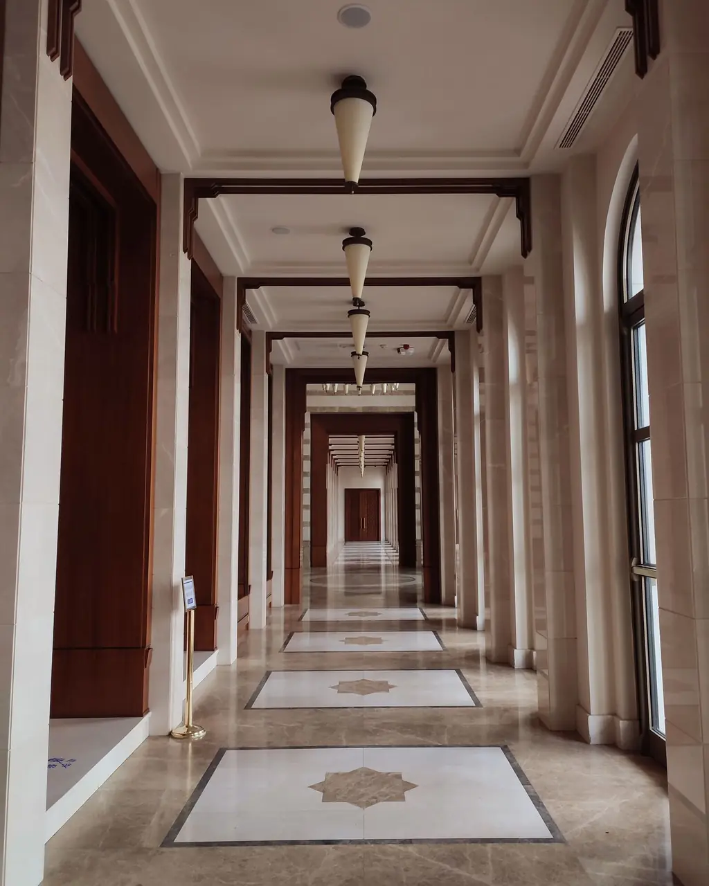 Corredores com madeiras nobres